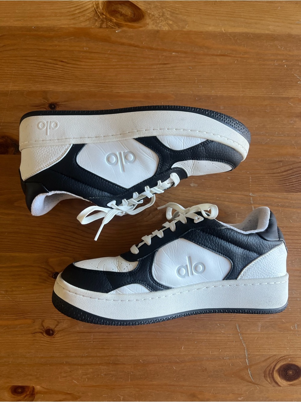 ALO Recovery Mode Sneaker (Unisex)